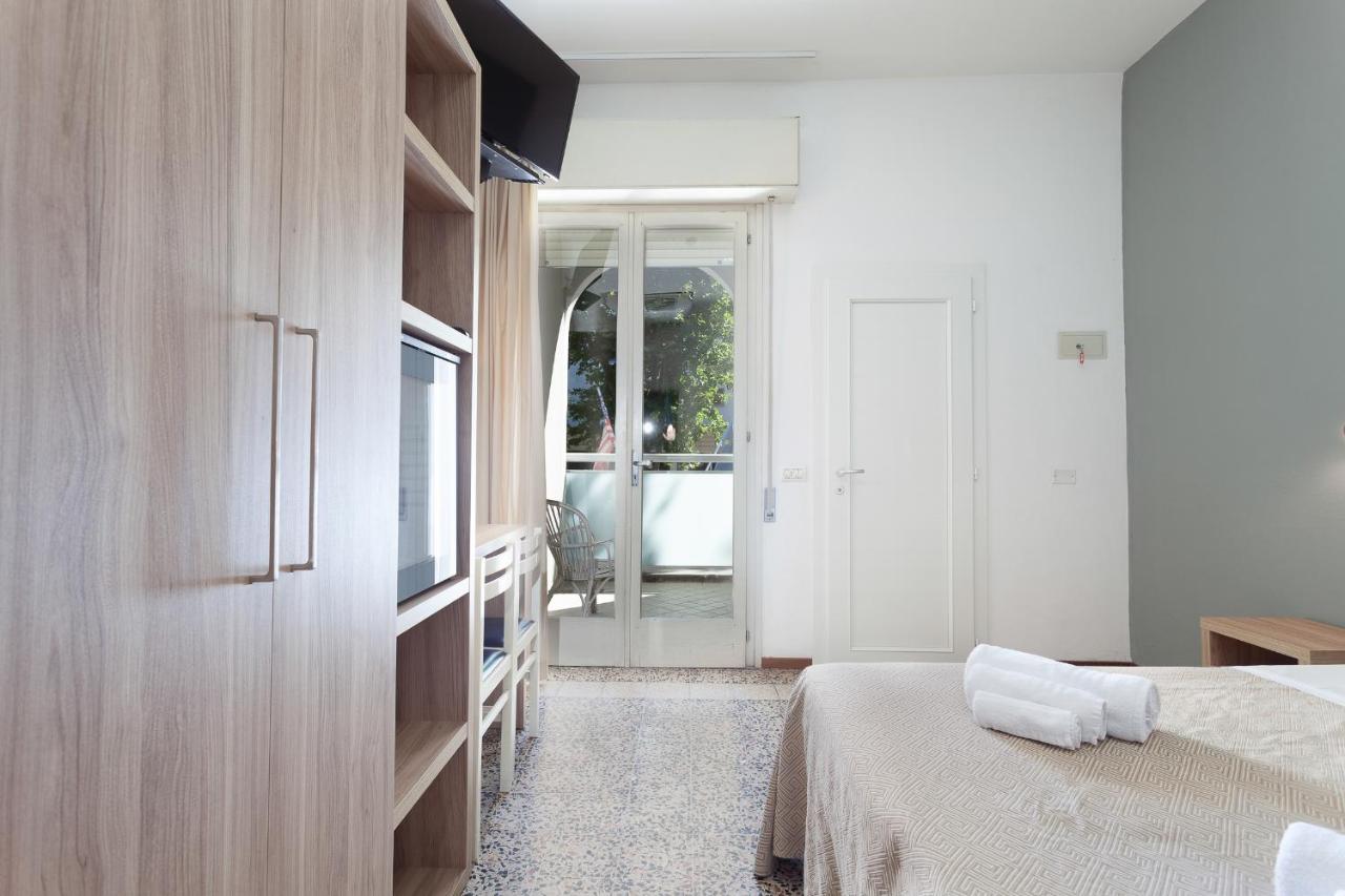 Hotel Admiral Cesenatico Extérieur photo