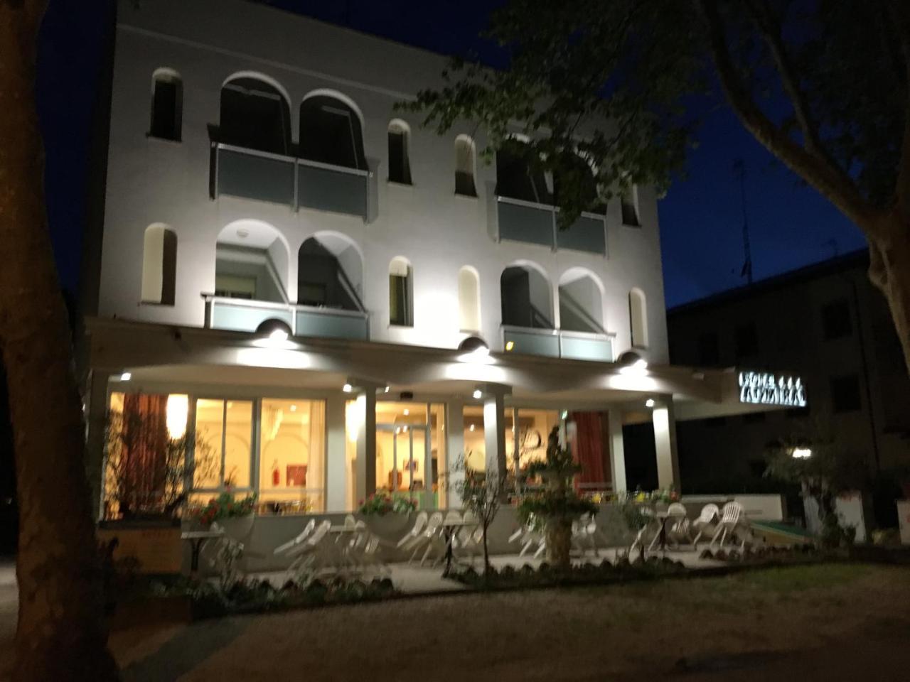 Hotel Admiral Cesenatico Extérieur photo